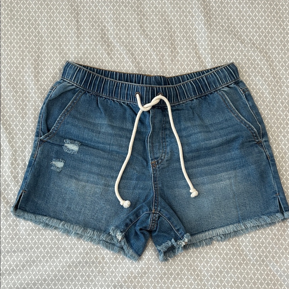 No Boundaries Distressed Blue Jean Shorts